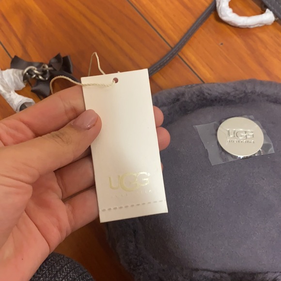 UGG Bailey Bow Suede Crossbody GREY - Picture 11 of 11